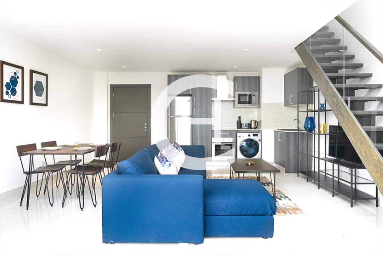 אקרה Embassy Gardens By Clifton Homes מראה חיצוני תמונה