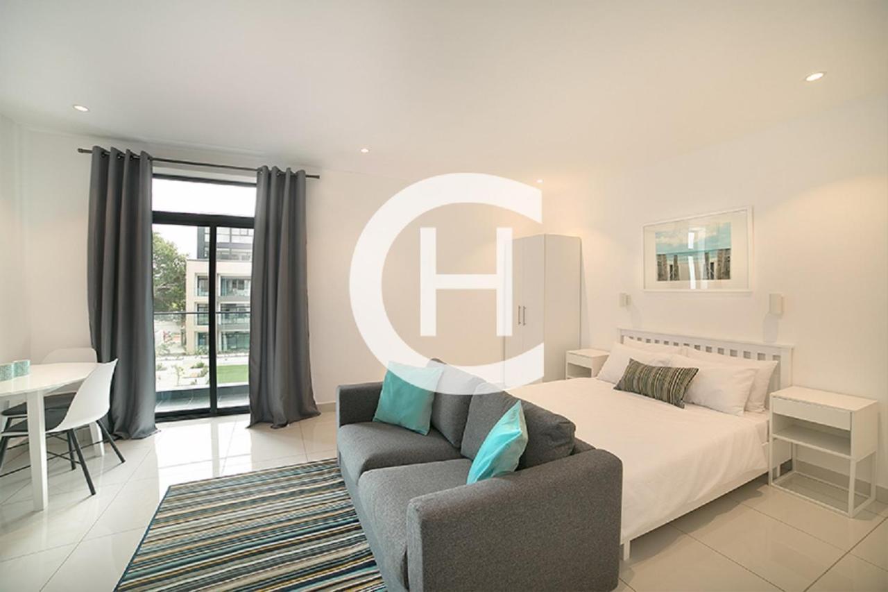 אקרה Embassy Gardens By Clifton Homes מראה חיצוני תמונה